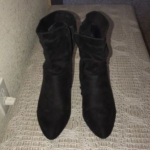Black suede boots - booties